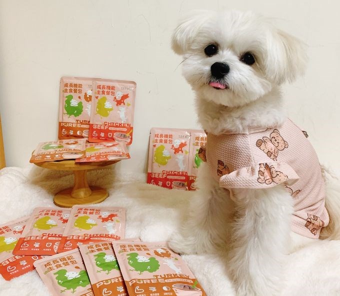 女人知己試用大隊,口碑行銷,部落客行銷,自然食 成長機能主食餐包,自然食,成長機能狗狗主食餐包,成長機能貓咪主食餐包,滿足毛孩最單純的幸福,人食等級食材,開封即食,綿密的肉泥狀質地,好吸收,無膠類,無色素,無防腐劑的添,維持腸道健康,添加DHA/靈芝多醣體,使用高優質蛋白,適口性佳,狗狗口味,犬用營養火雞,犬用嫩雞牛肉,貓咪口味,貓用營養嫩雞,貓用嫩雞鮪魚